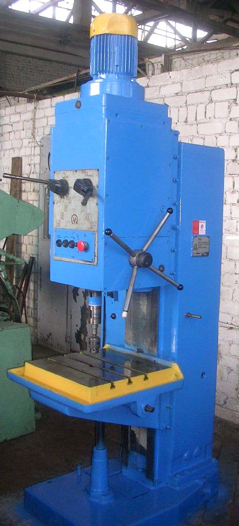 2Н135 Загальний вигляд свердлильного верстата